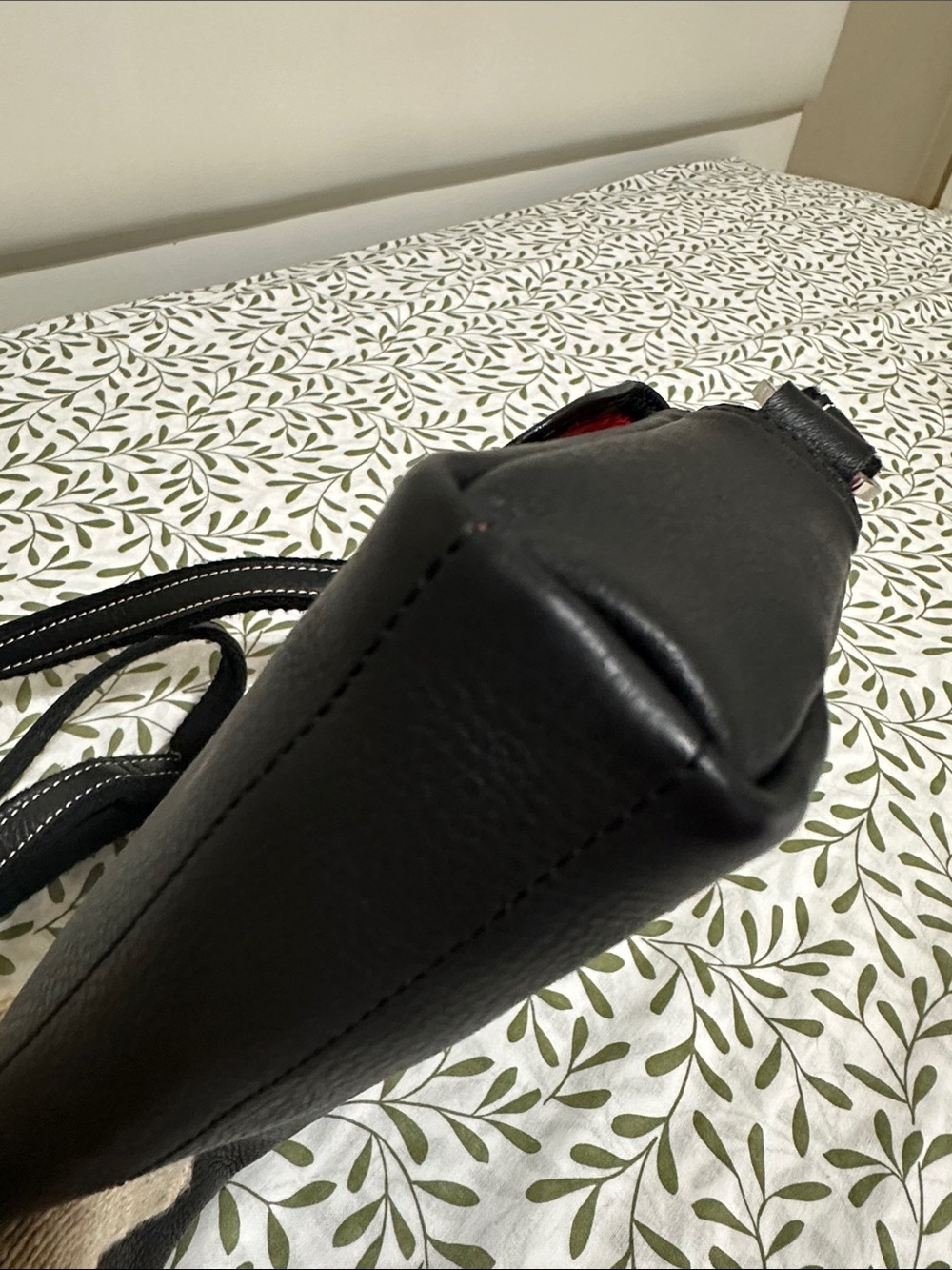 Longchamp Black Leather Shoulder Bag with Contrast Stitching - Picture 9 of 15